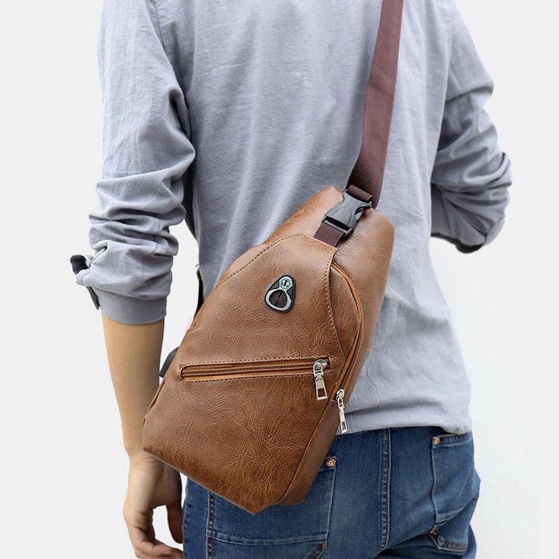 Mænd Imiteret Læder Usb-opladningsøretelefon Rejse Retro Business Brysttaske Crossbody Taske