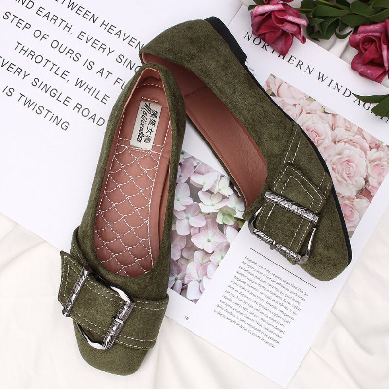 Dame Metal Decor Solid Color Slip On Flats Loafers