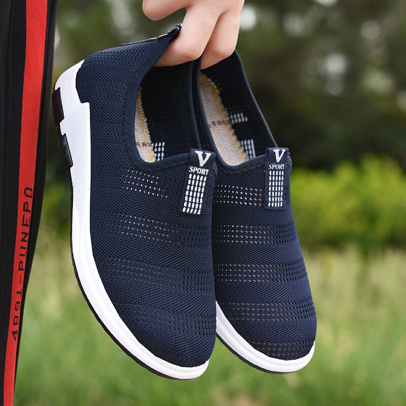 Mænd Udhulet Åndbart Stof Blødt Bund Slip On Comfy Sports Casual Vandresko