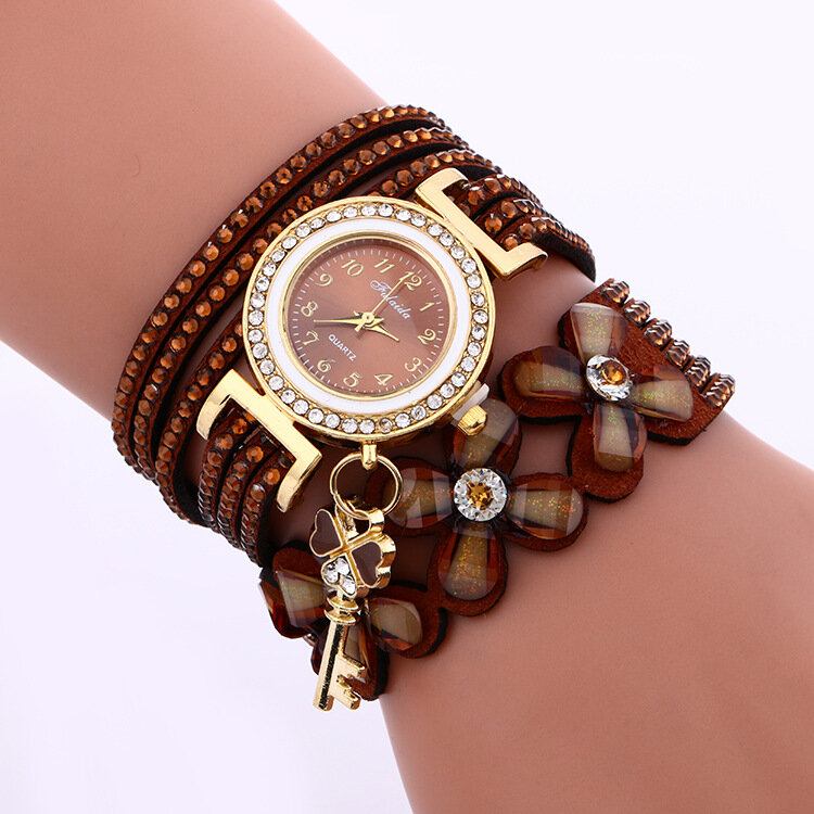 Fashion Crystal Circle Armbånd Dameur Simple Dial Flowear Patterns Quartz Watch