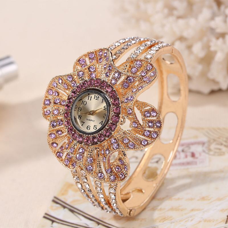 Fashion Crystal Flower Shape Urskive Hul Metal Strap Kvinder Quartz Watch